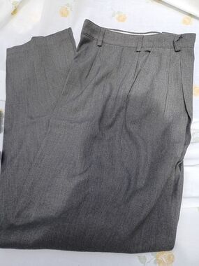 Tailored Gray Women's Pleated Trousers
